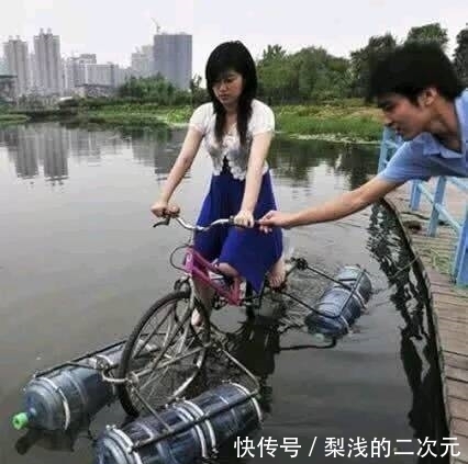 误会|妹子,你的外套是画上去的么,真是个性呀,离远看还真容易误会呢