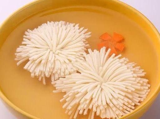 切成|日本厨师在中国厨师面前,“秀”刀功面包切成80片,被两道菜打脸