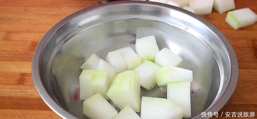  适量|冬瓜最近火了，吃了30年，这做法第一次见，出锅就抢光
