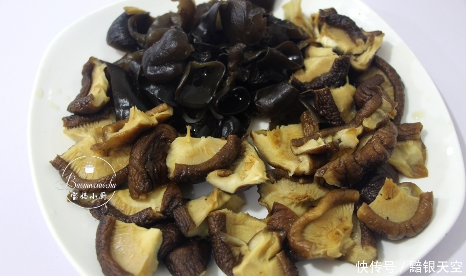 鸡腿|入秋后常吃此肉,比猪肉牛肉强,12元一斤,不烤不炖,蒸着吃最香