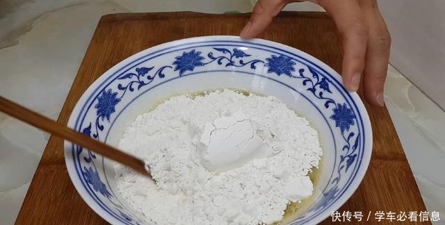  麻花|面粉别炸油条了，加3个鸡蛋，外焦里软又空心，比面包麻花都好吃