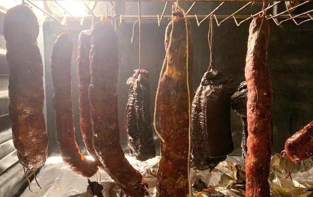 冰淇淋|美味不用等,香肠、蛋黄酥、半芝士布丁烧、抄手、草莓芝士蛋糕