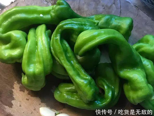 入味|饭店大厨透露做虎皮青椒,别直接下油锅否则不“起皮”不入味