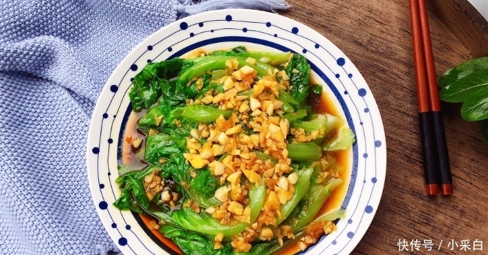  饭店|“炒生菜”先放蒜米还是后放？饭店大厨：多加一步，生菜又脆又绿