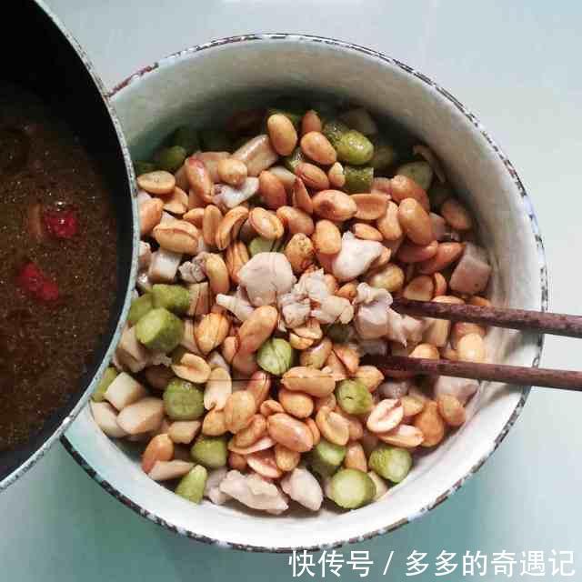 宫保风味|酸青瓜鸡肉拌杏鲍菇,轻松干掉两碗饭