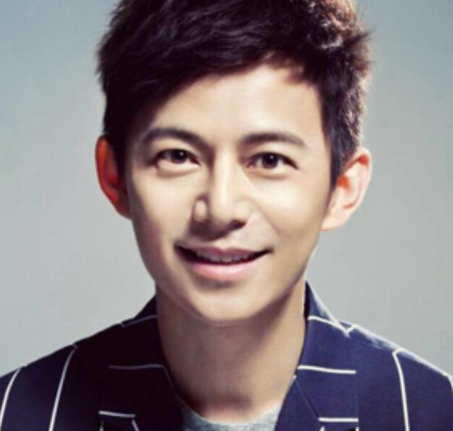 这位|圈内有资格被称“老师”的4位明星,何炅上榜,最后这位实至名归