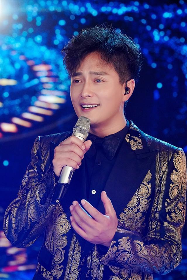 分道扬镳|星光大道亚军云飞爆红后和妻子分道扬镳,如今过得怎样