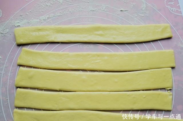 玉米|花卷这样做,实在太香太美太馋人,做法很简单,一双筷子就够啦