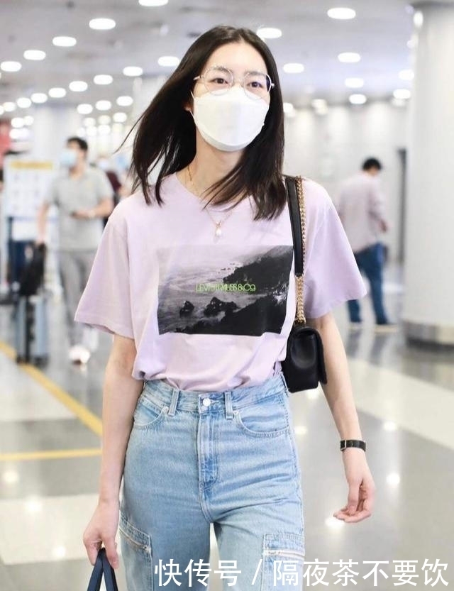 美真|刘雯的美真特别,穿一身“老爸风+珍珠”,又飒又时髦谁也比不过