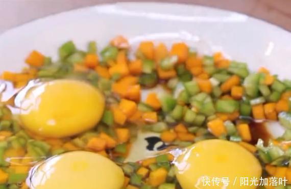 食用|鸡蛋还在煮着吃,炒着吃吗这样做既方便又美味,小朋友特别爱吃