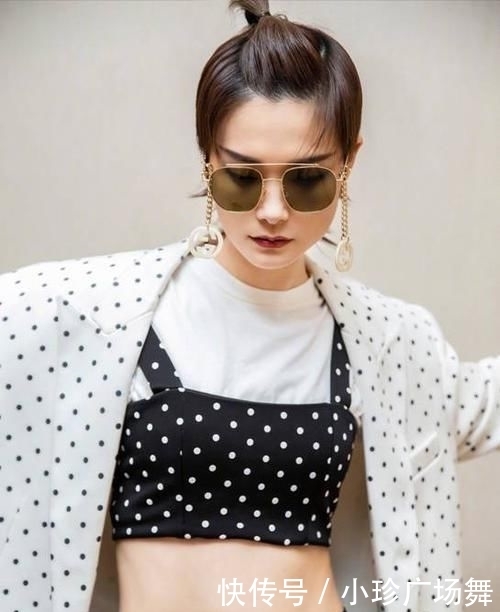  未来|姐姐的马甲线比我未来还鲜明，李宇春曾可妮撩人，谢娜励志哭