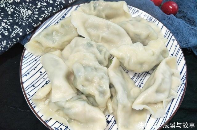 搅拌均匀|春天吃饺子,就爱这个馅,清香不油腻,鲜到流口水
