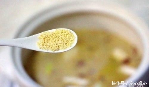 砂锅中|入夏后,可以试试这道菜,爽口不腻有嚼劲,年轻人必备的追剧神器