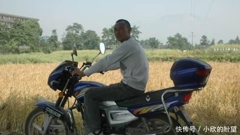  男子|汶川地震痴情男子，骑车带“亡妻”尸体回家，12年过去怎么样了？