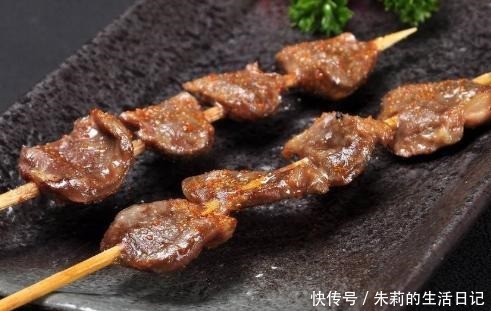 上价|烧烤中的“隐形贵菜”,造不了假还卖不上价,吃得越多老板越心疼
