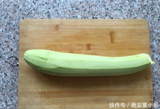 萝卜|入秋后,萝卜水果靠边站,不如吃茄子,简单一炒,比肉都香