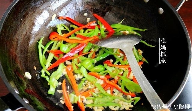 莲藕|清炒莲藕时,记得多加这2样蔬菜,爽口更下饭