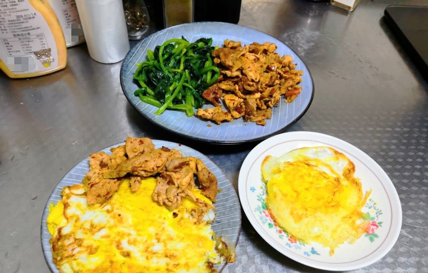 香嫩|煎荷包蛋时,有人用热油有人用凉油?大厨这样煎,难怪香嫩不粘锅