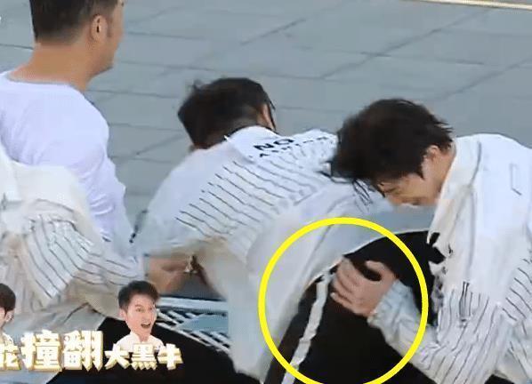 推翻|蔡徐坤游戏故意推翻李晨,沙溢看不下去,暴露跑男团真实关系