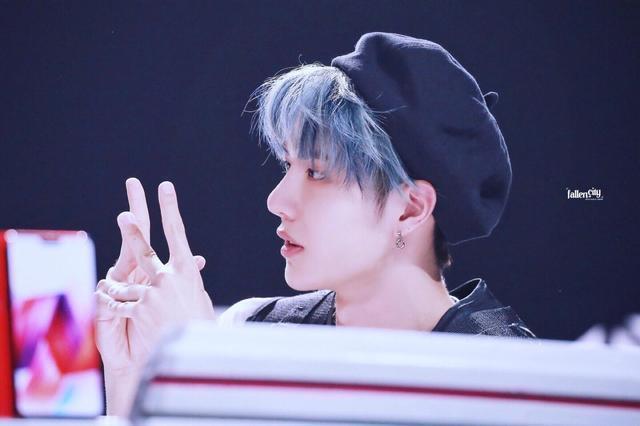  王一博|王一博的舞蹈水平能当街舞队长专业舞者评价偶像中的职业舞者