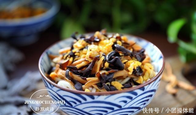 炸酱面|北方人都爱的打卤面,不放青菜一样好吃,比炸酱面吃着还过瘾