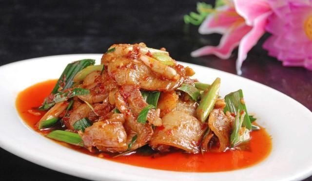 油腻|炒回锅肉时,很多人都会犯两个错误,导致炒出的回锅肉很油腻