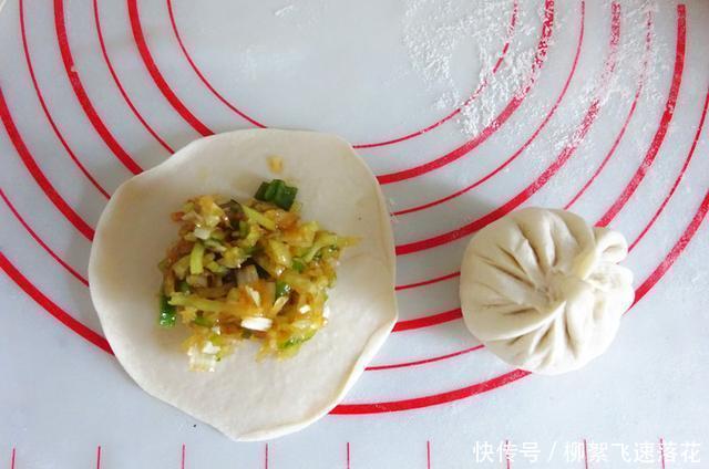次发酵|秋天吃包子就做这个馅,不放肉却更香,顺应时节更健康