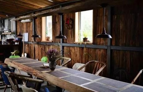 小院|20多岁的年龄差距,却把一个破烂的农家小院变成了“桃花源”