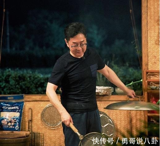 地位|《向往的生活》黄磊地位不保,新嘉宾展现厨艺,连何炅都赞不绝口