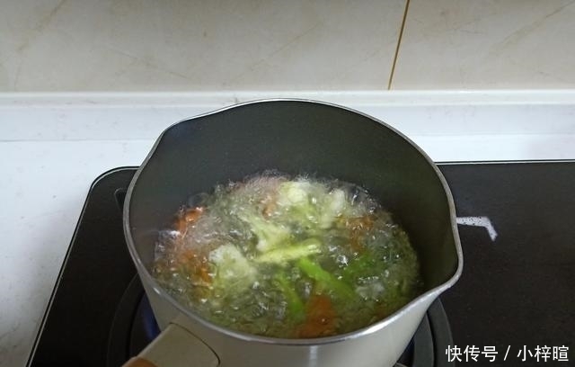  扔掉|1个人的晚餐怎么做？扔掉电饭煲，用这个法子，一锅能出好几样