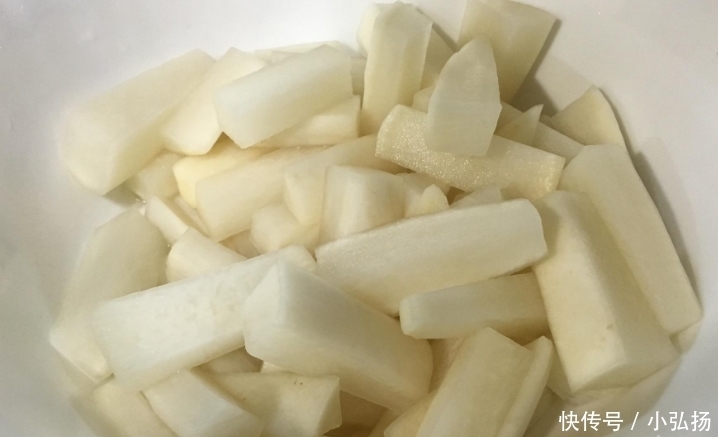 腌制|腌制酸萝卜时应该加开水还是生水?很多人用错了,难怪萝卜会发臭