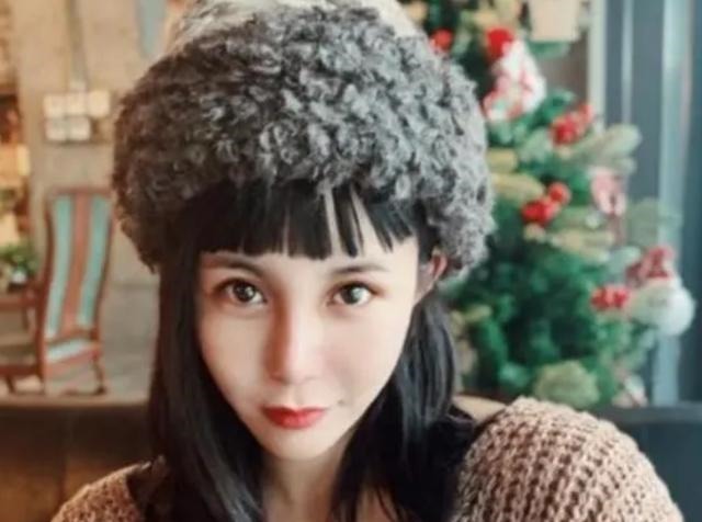 相亲节目|那个“宁愿坐在宝马里哭”的女孩马诺,如今已32岁,她笑了吗