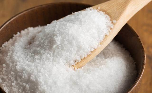  盐分|食盐有利于身体健康？如果盐分摄入过多，可能会引起这4种疾病！