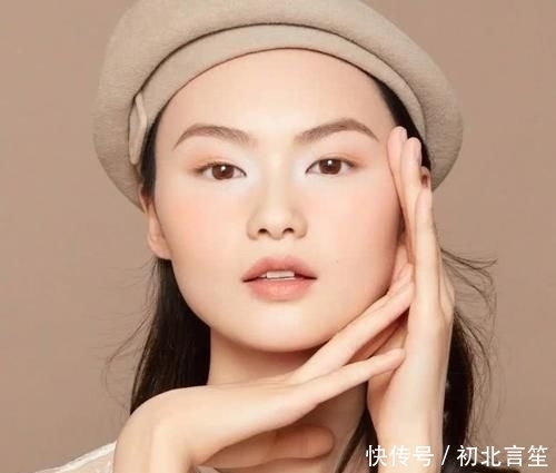  贺聪|刘雯接班人原来是她？新一代的国模之光，还是亚洲唯一登上顶级大刊的国模？