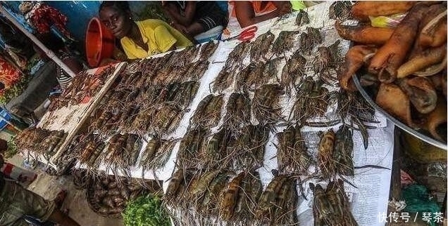 非洲|非洲黑人农村集市里卖的食物,国人大都不敢吃