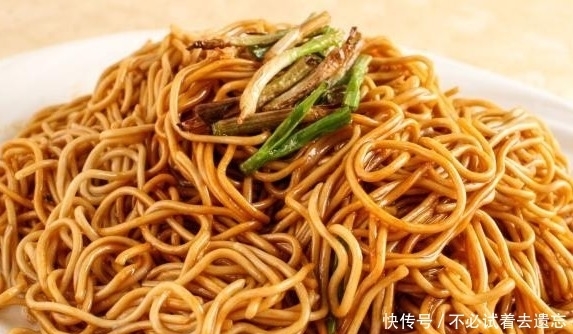  葱香|葱油拌面爽滑劲道，营养美味葱香浓郁，炎炎夏日必不可少
