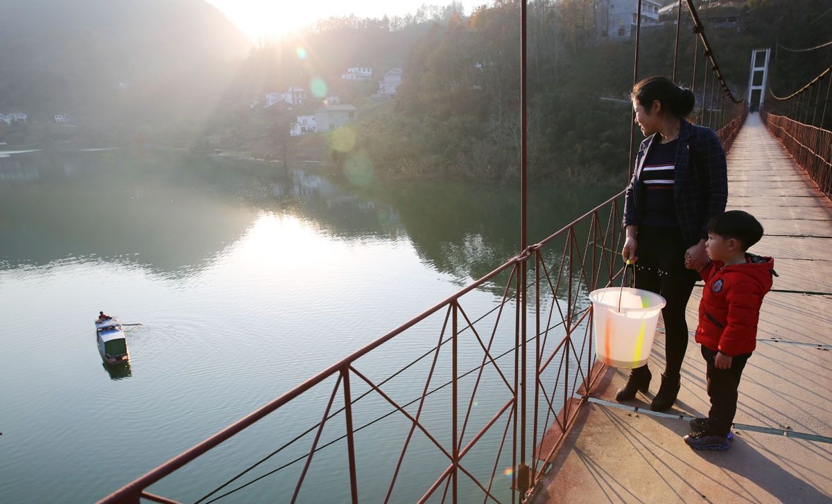 小镇|85后美女厨娘,选食材很挑剔,小镇上的人都爱吃她做的家常菜