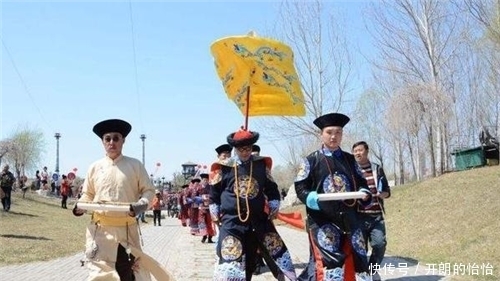 至今|他是多尔衮十世孙，至今留有辫子头，买不到票大闹火车站要特权