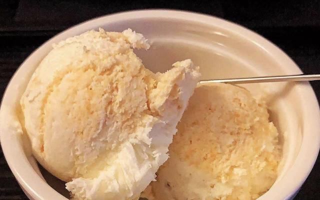  冰淇淋|美味不用等，香肠、蛋黄酥、半芝士布丁烧、抄手、草莓芝士蛋糕