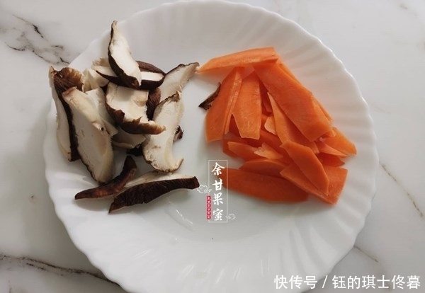 辣椒|这食物一个就10元,加点蔬菜蘑菇,炒一炒出锅,鲜香下饭