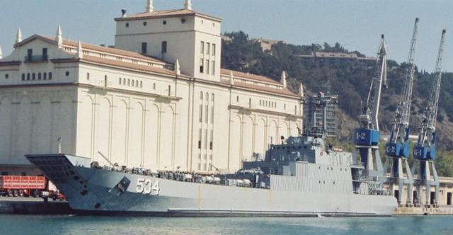  大风|印尼登陆舰没扛住4米高海浪被打沉了！大风与火灾，谁更恐怖呢？