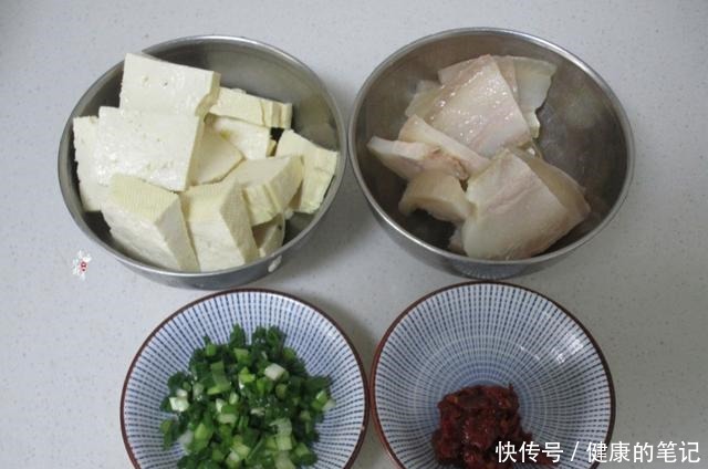 简单|春天，我常做这菜给家人吃，简单好吃，营养吸收好，全家都爱！