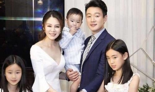 生三娃|刚出名就娶了恩师？8年生三娃低调20年，互相成就的婚姻有多好