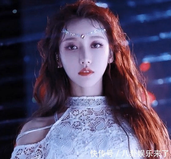 滤镜|姜贞羽录节目时被粉丝抓拍,离开了美颜滤镜后,这颜值我没眼花吧