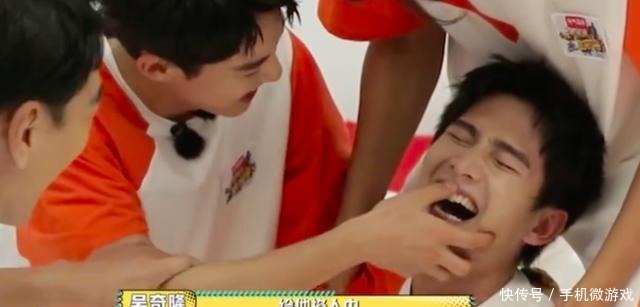 游戏|《元气满满的哥哥》玩打手背游戏笑到昏厥 杨洋被王耀庆拍懵