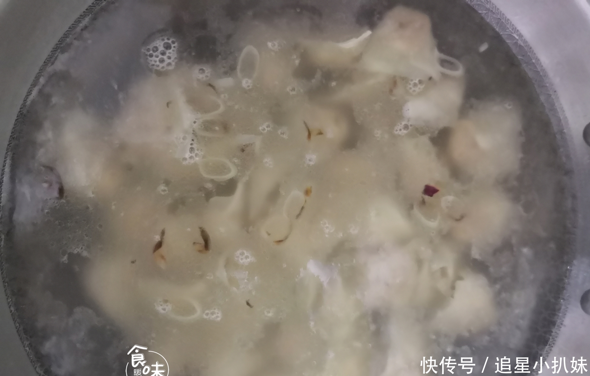 保证|煮馄饨时直接用水煮是大忌，多加一步，保证馄饨比买的更好吃