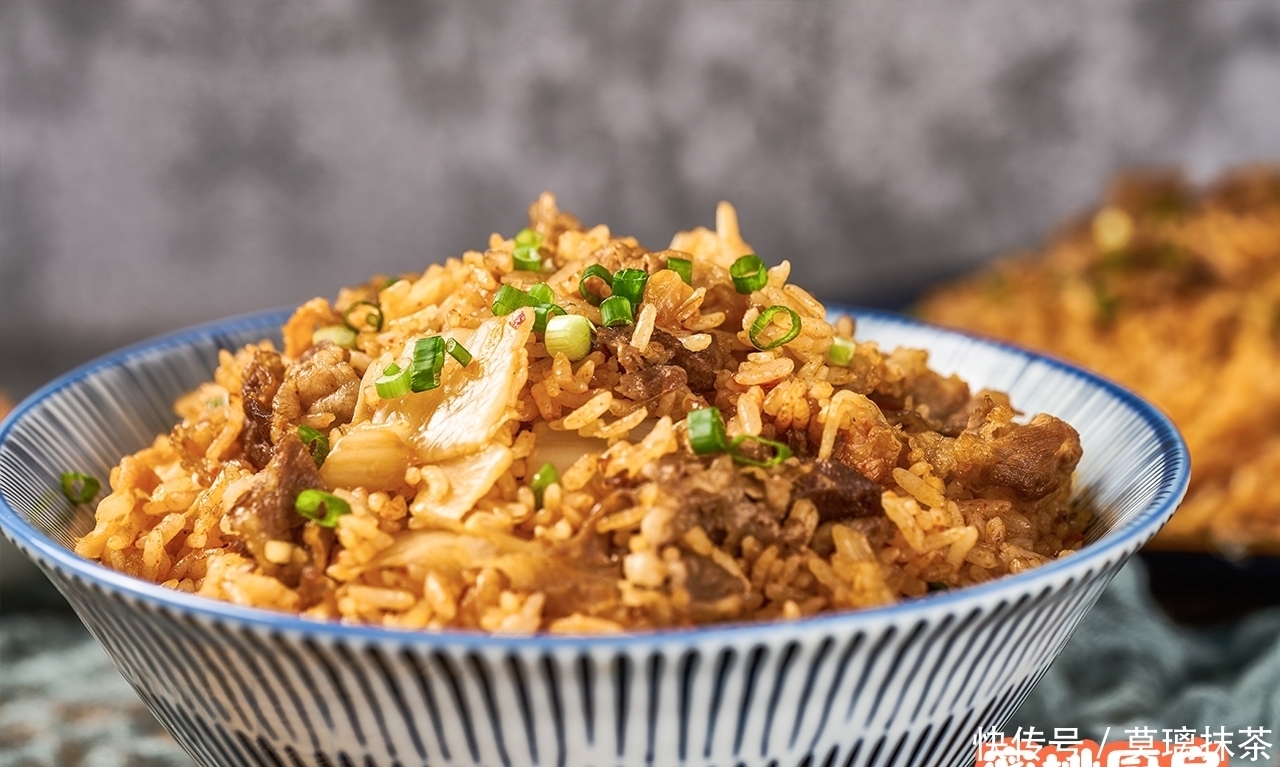 韩式泡菜|剩饭别再炒蛋了!换成它,香到想舔盘!