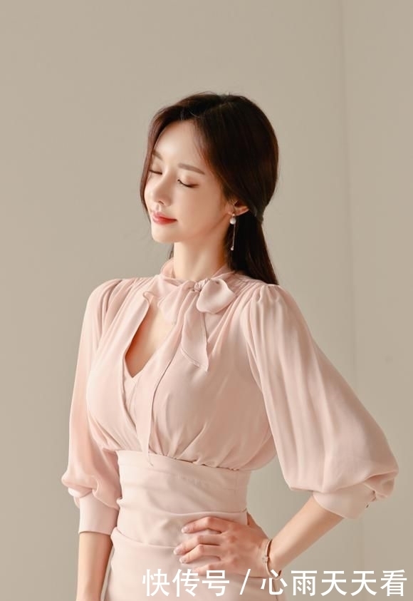 古典|孙允珠: 青涩香荷粉蜜性感古典及膝裙