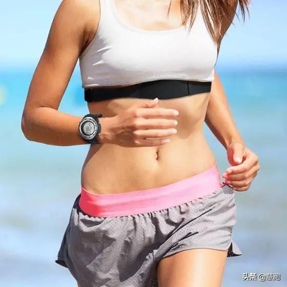 完美|韩寒5公里17分半再次PB,心率更低堪称完美配速与心率的逻辑