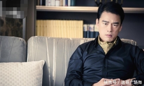 张嘉译|继靳东,雷佳音,张嘉译之后,又一位大器晚成的中年大叔霸屏